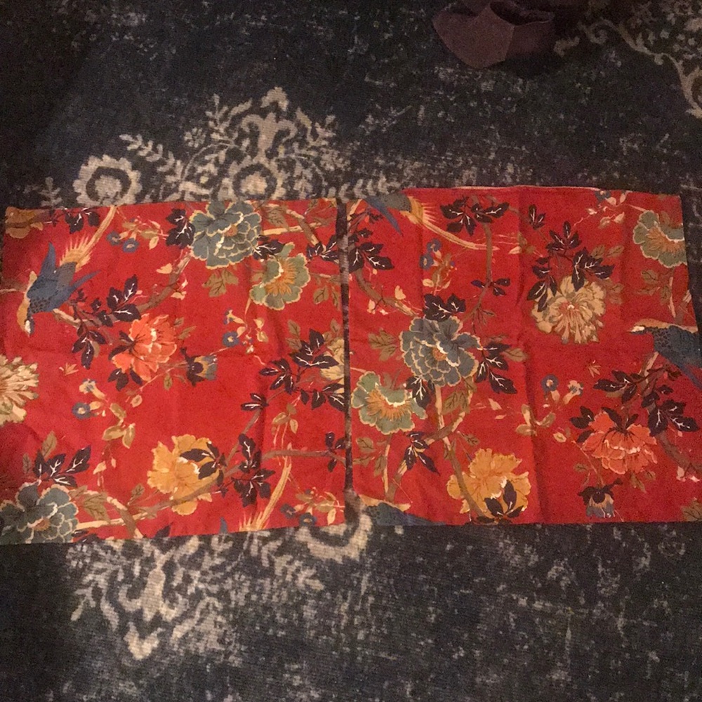 Pottery Barn matching pillow set